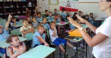 ESCOLA MUNICIPAL SANTA CRUZ DA FIGUEIRA – PALESTRA COM A NUTRICIONISTA