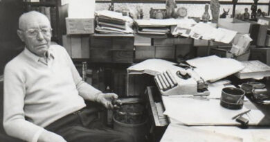 Egon no escritório de sua no Brooklin onde ele recebia os amigos e passava a maior parte do tempo escrevendo